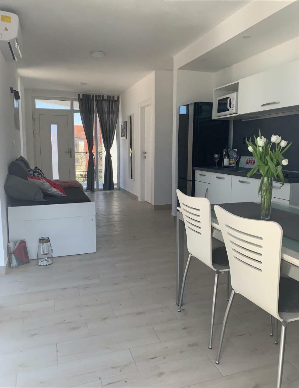 Modern Apartments Day Шибеник Экстерьер фото
