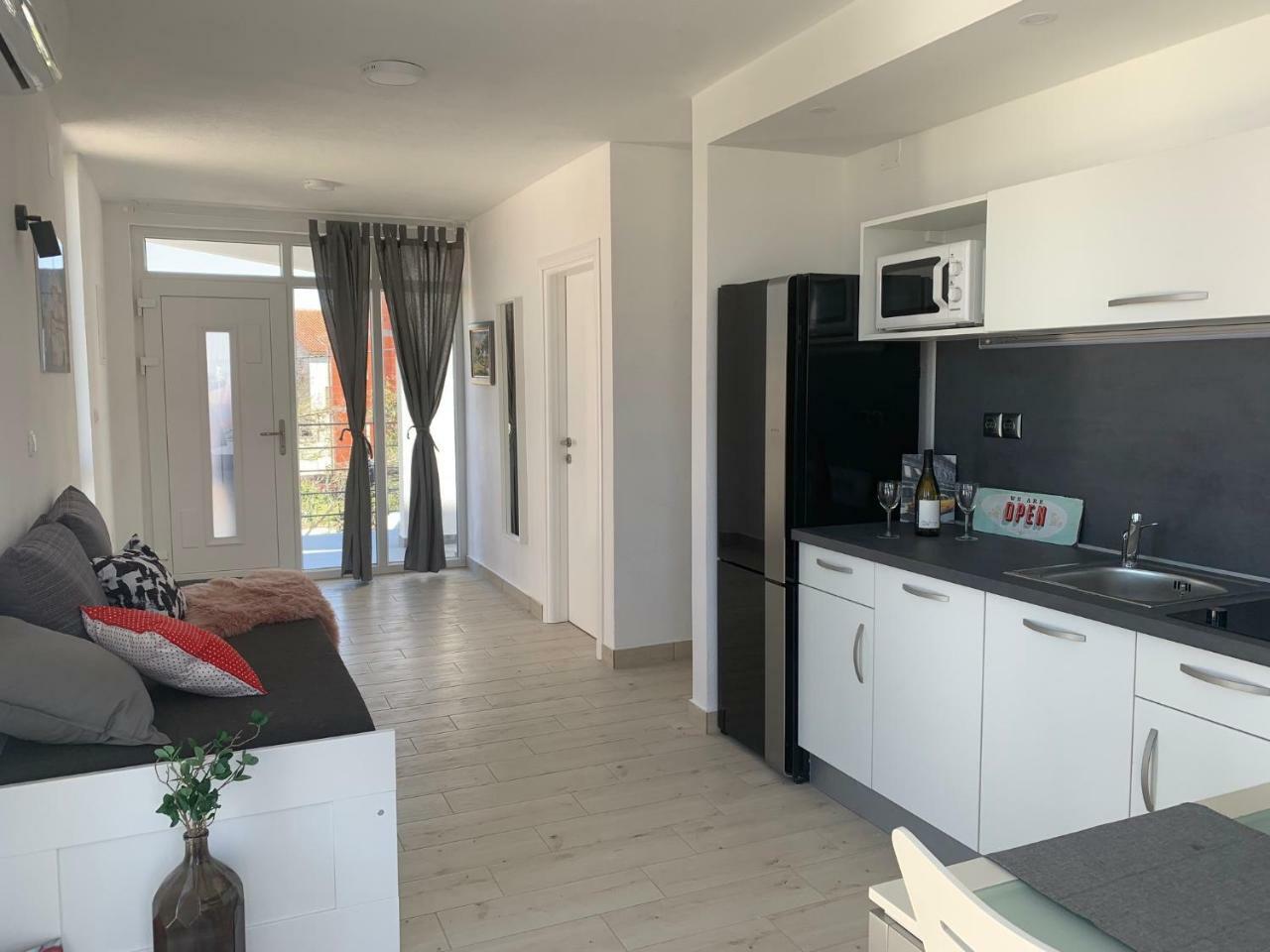 Modern Apartments Day Шибеник Экстерьер фото