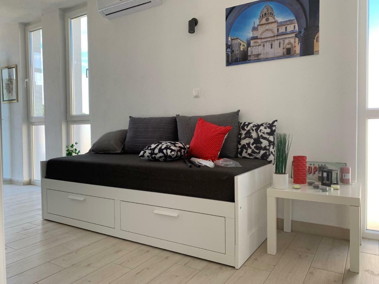 Modern Apartments Day Шибеник Экстерьер фото
